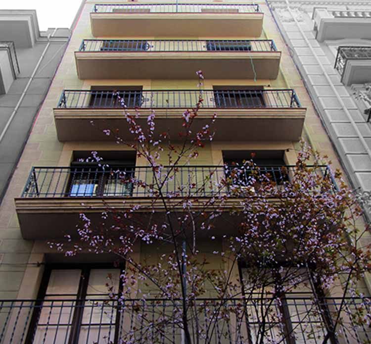 Bassegoda 25 — Edificio adquirido por MK Premium en Barcelona