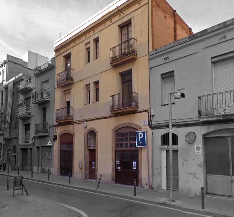 Gayarre 42 — Edificio adquirido por MK Premium en Barcelona