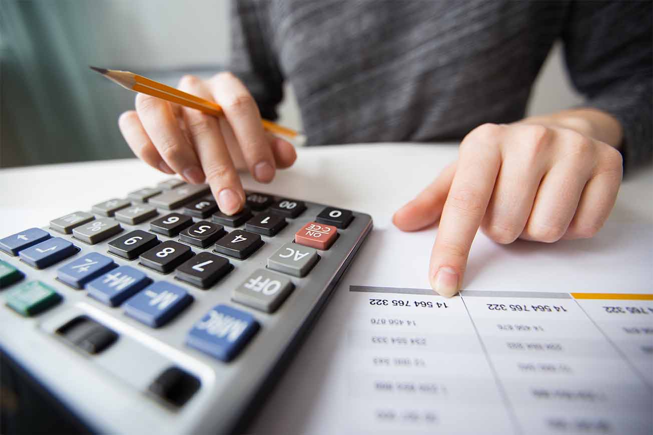 El riesgo inmobiliario desciende en el sector bancario